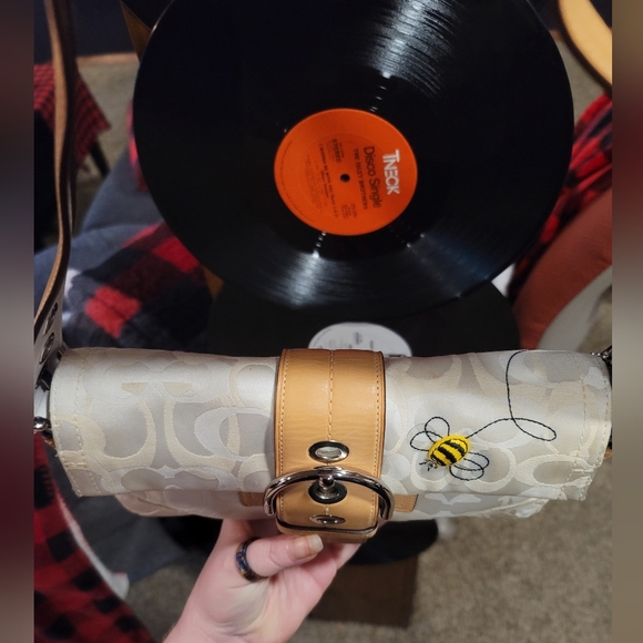 Vintage Coach Bumble Bee with Trim and Buckle Flap - Picture 3 of 8